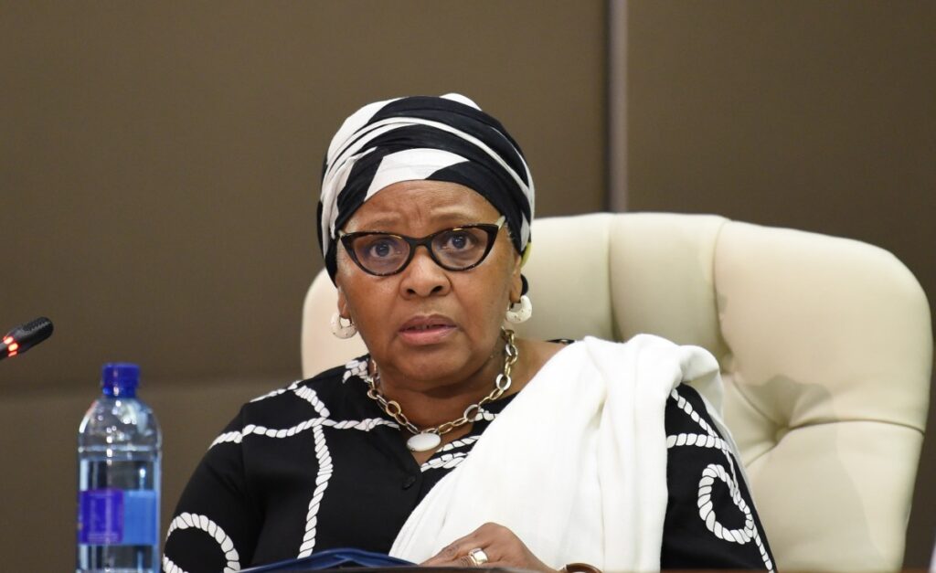 Nosiviwe Mapisa-Nqakula